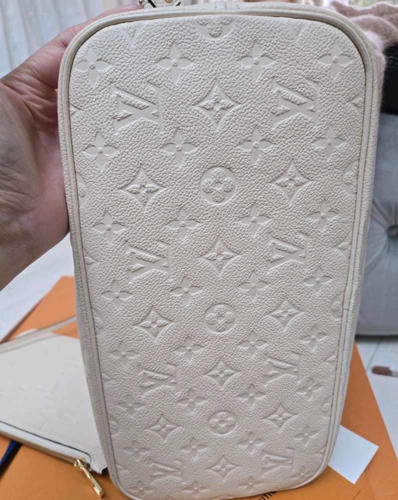 Louis Vuitton Neverfull MM
