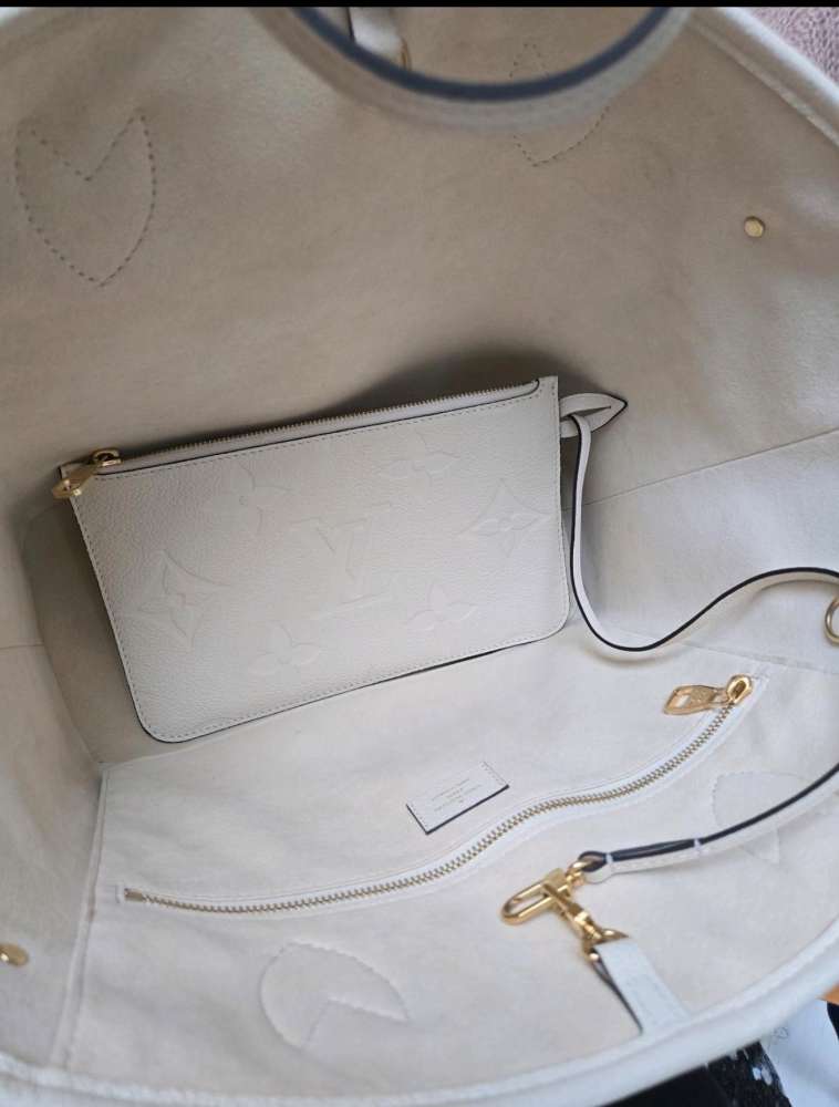 Louis Vuitton Neverfull MM
