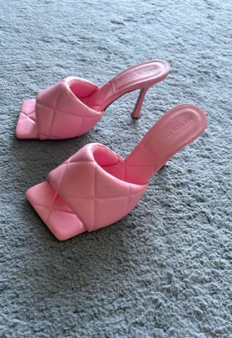 https://www.vipluxury.sk/Bottega Veneta šlapky