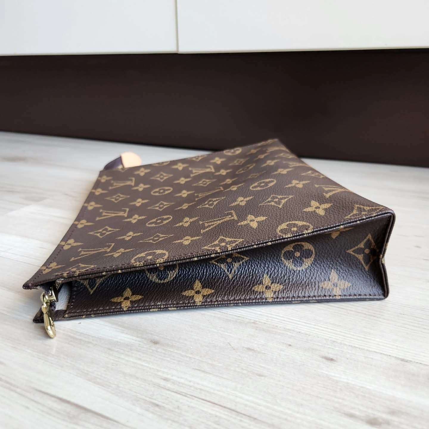 Louis Vuitton Toilette 26