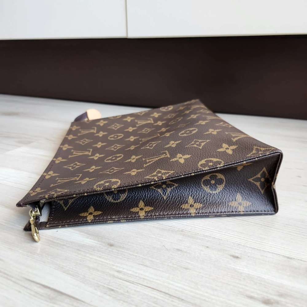 Louis Vuitton Toilette 26