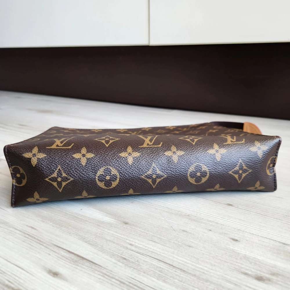 Louis Vuitton Toilette 26