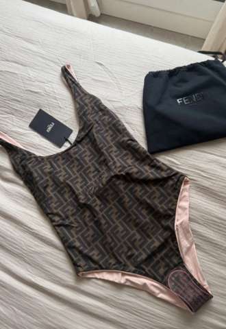 https://www.vipluxury.sk/Fendi plavky