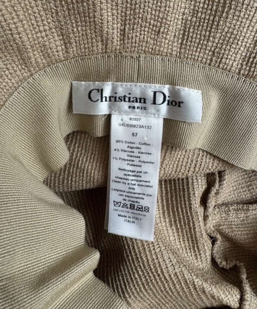 Dior klobúk