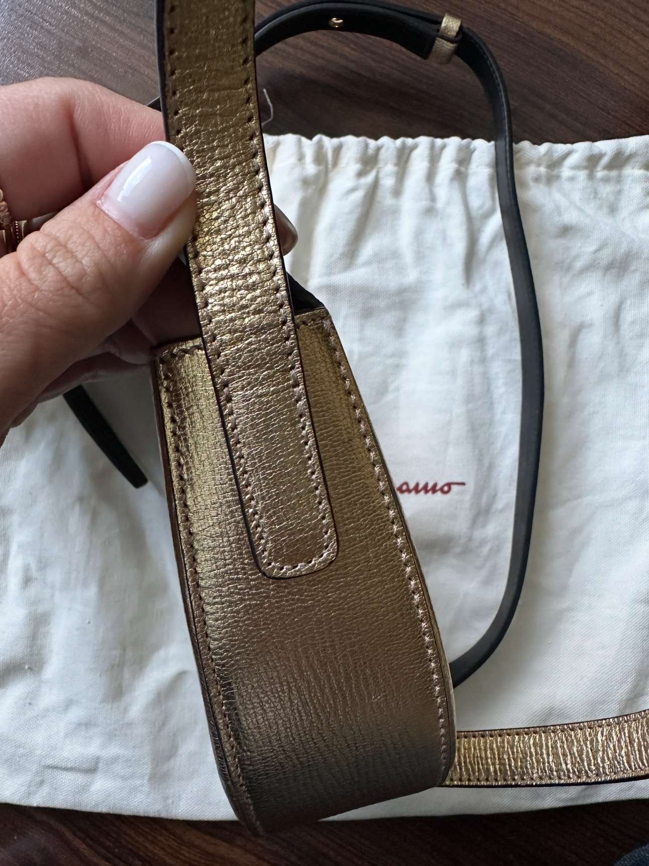 Kabelka cez telo Salvatore Ferragamo