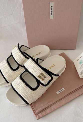 https://www.vipluxury.sk/Miu miu sandalky
