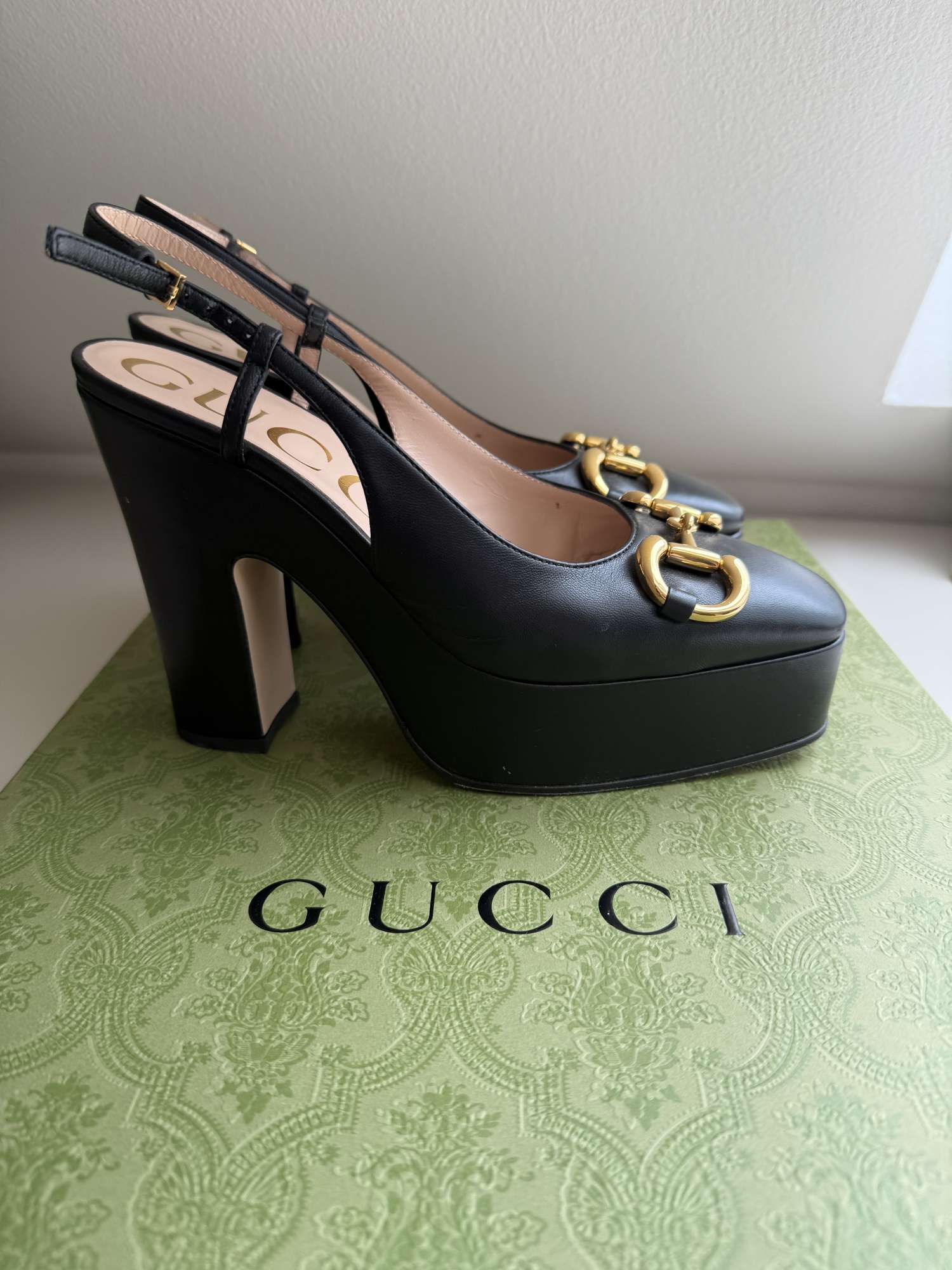 Gucci lodicky