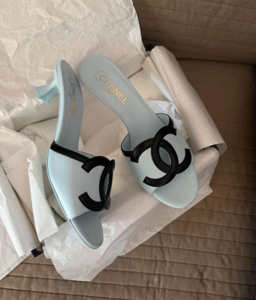 Chanel sandalky