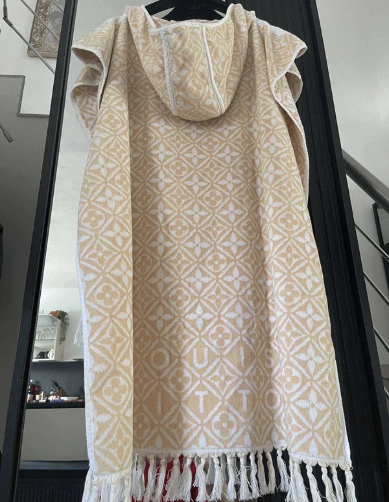 Louis Vuitton pončo