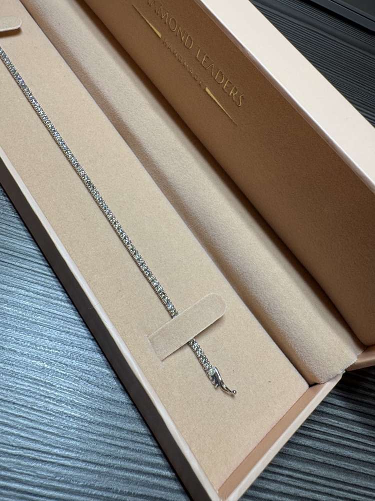 Luxusný diamantový náramok z bieleho zlata 14K
