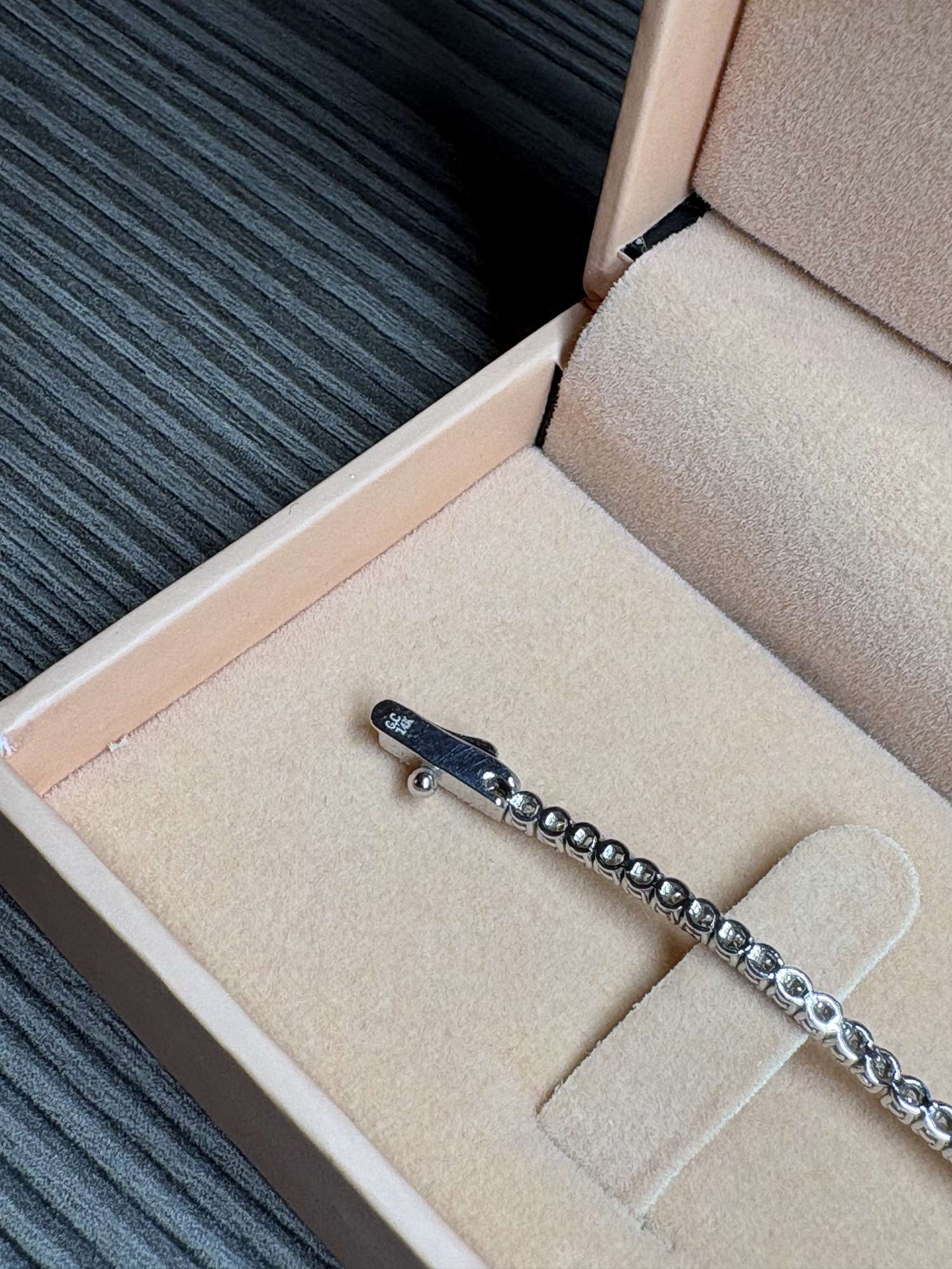 Luxusný diamantový náramok z bieleho zlata 14K