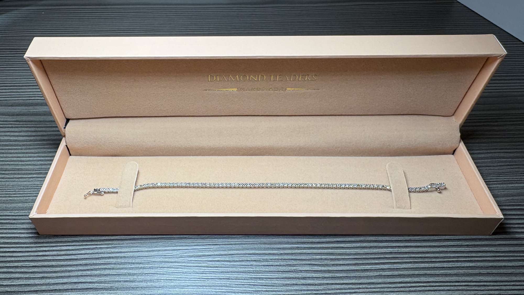 Luxusný diamantový náramok z bieleho zlata 14K