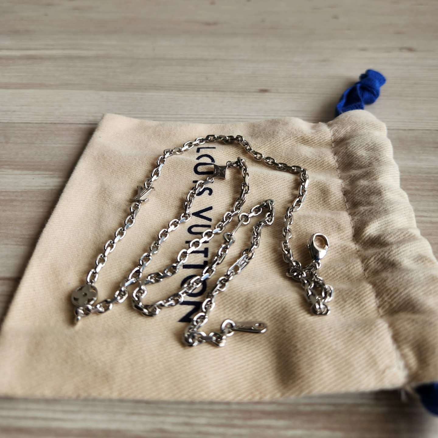 Louis Vuitton Nahrdenik