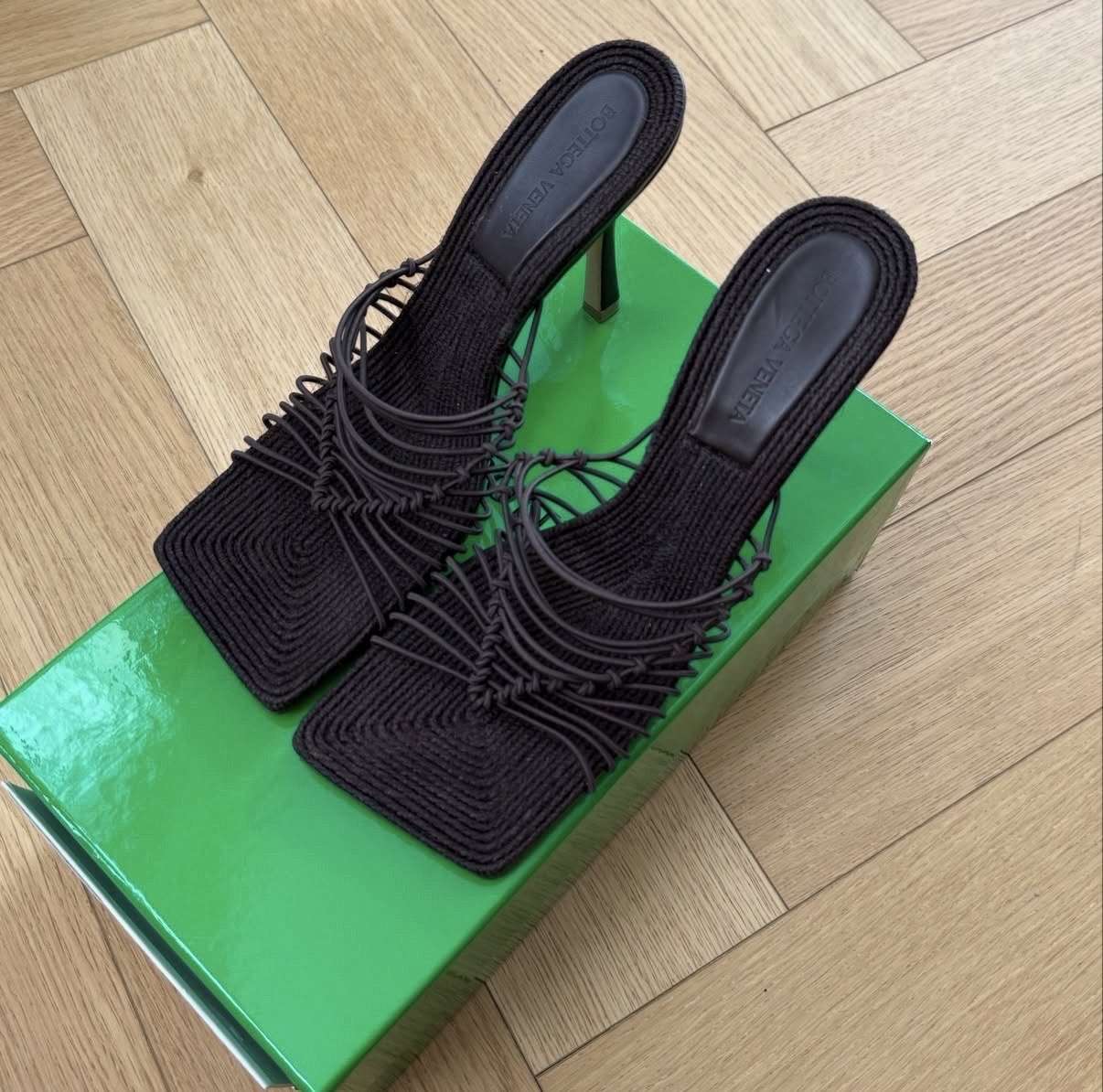 Bottega Veneta sandále