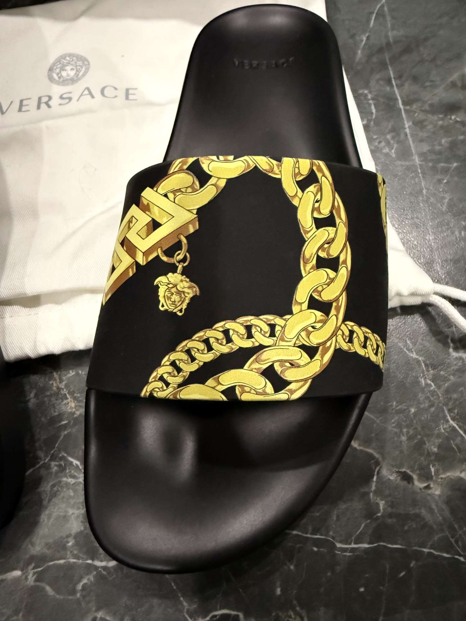 Retiazkové šľapky Versace La Greca