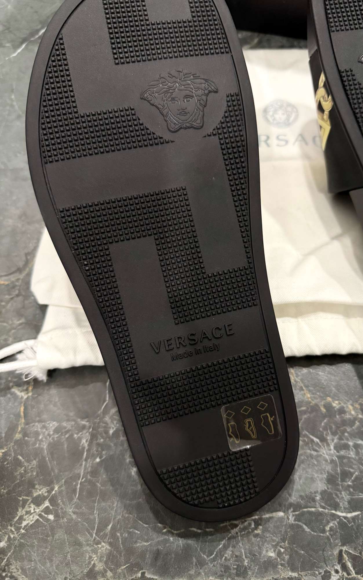 Retiazkové šľapky Versace La Greca