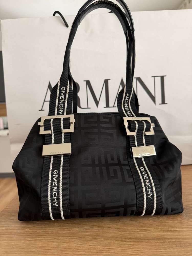 Givenchy kabelka