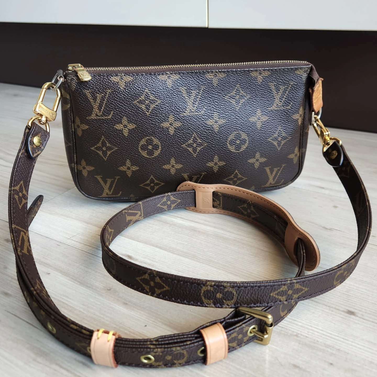 Louis Vuitron Pochette Accessiores