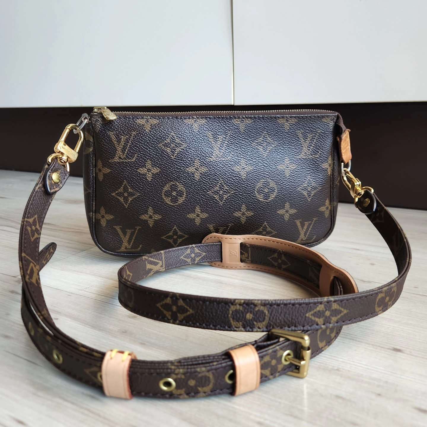 Louis Vuitron Pochette Accessiores