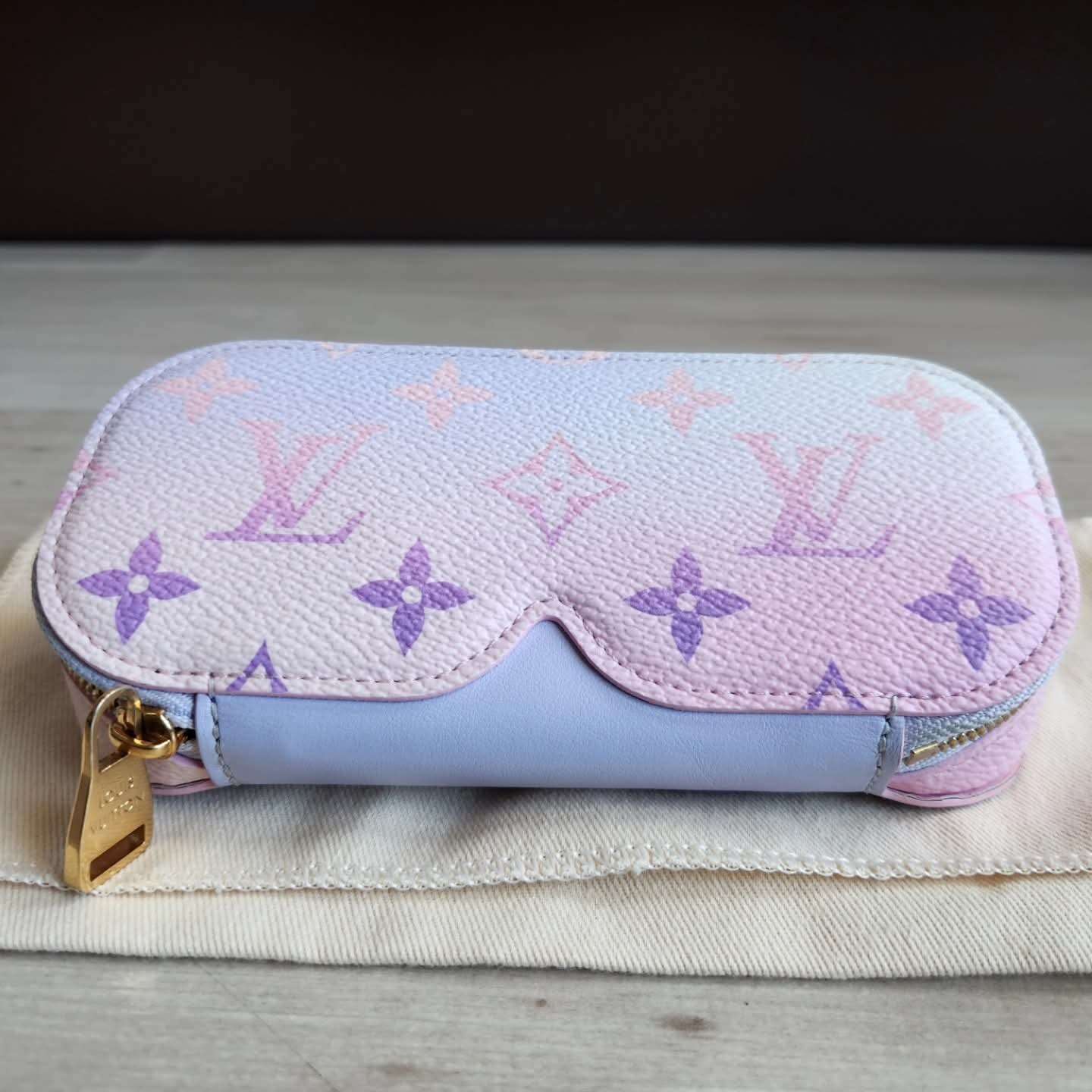 Louis Vuitton Pouzro na bryle