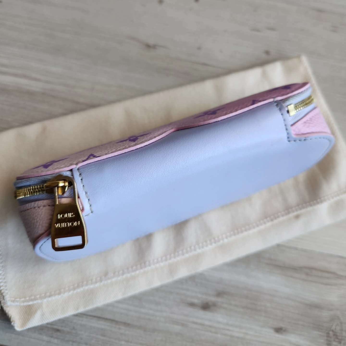 Louis Vuitton Pouzro na bryle