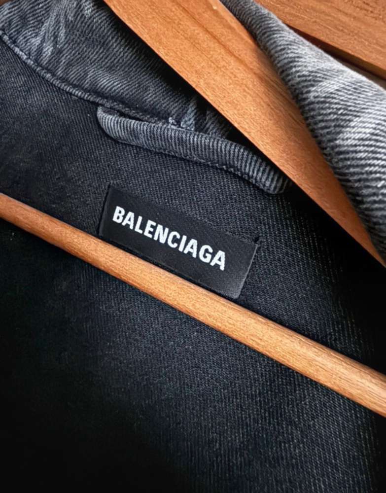 Balenciaga bunda