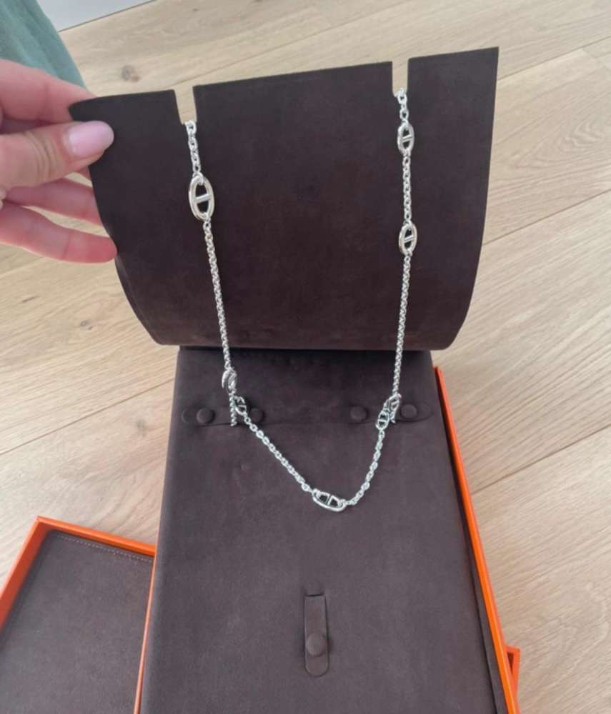Hermes farandole nahrdelnik