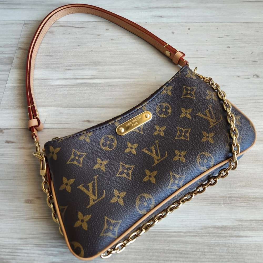 Louis Vuitton Pochette Liv