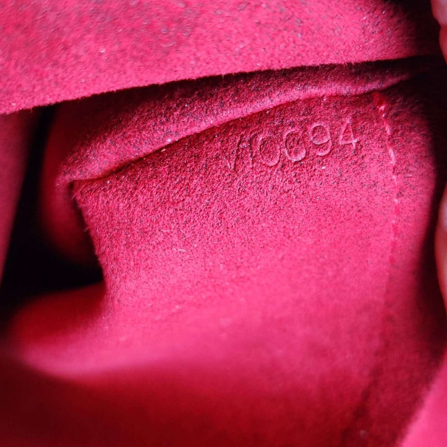 Louis Vuitton Coussin GM