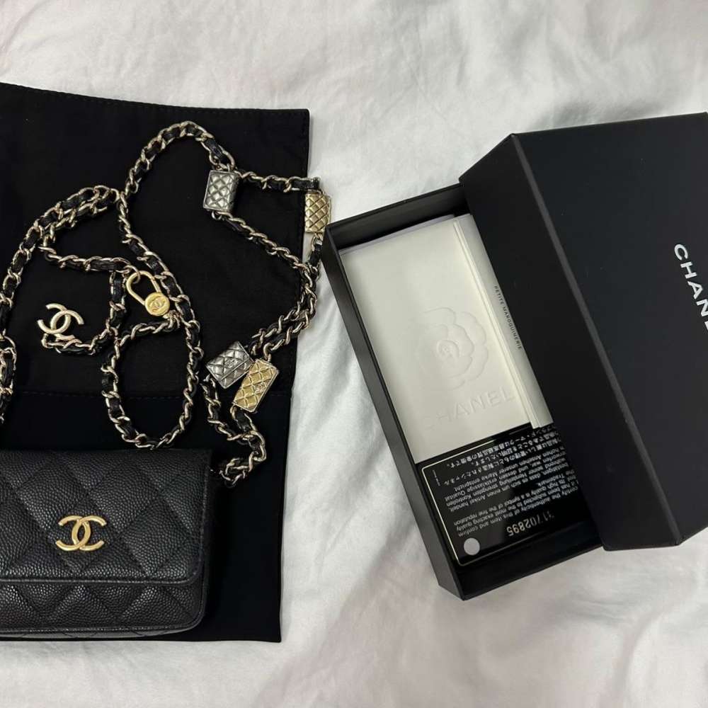 Chanel  mini pochette