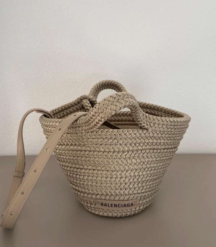 Balenciaga košík