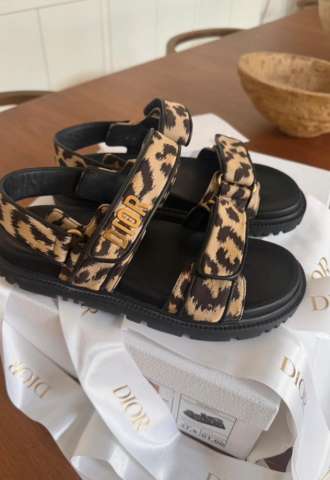 https://www.vipluxury.sk/Dior šľapky