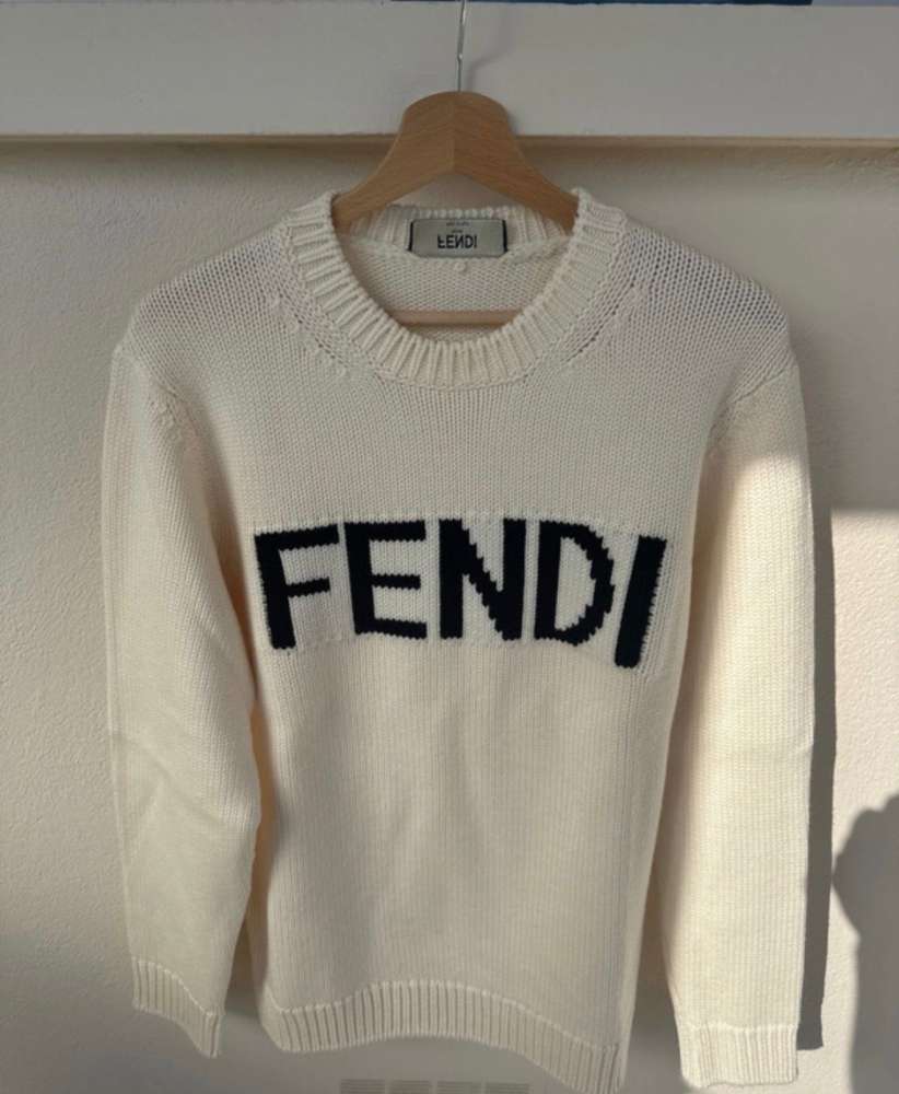 Fendi sveter