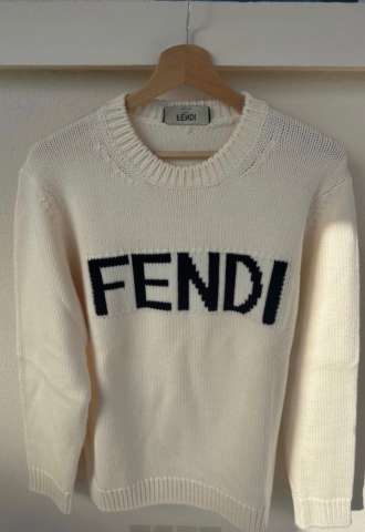 https://www.vipluxury.sk/Fendi sveter