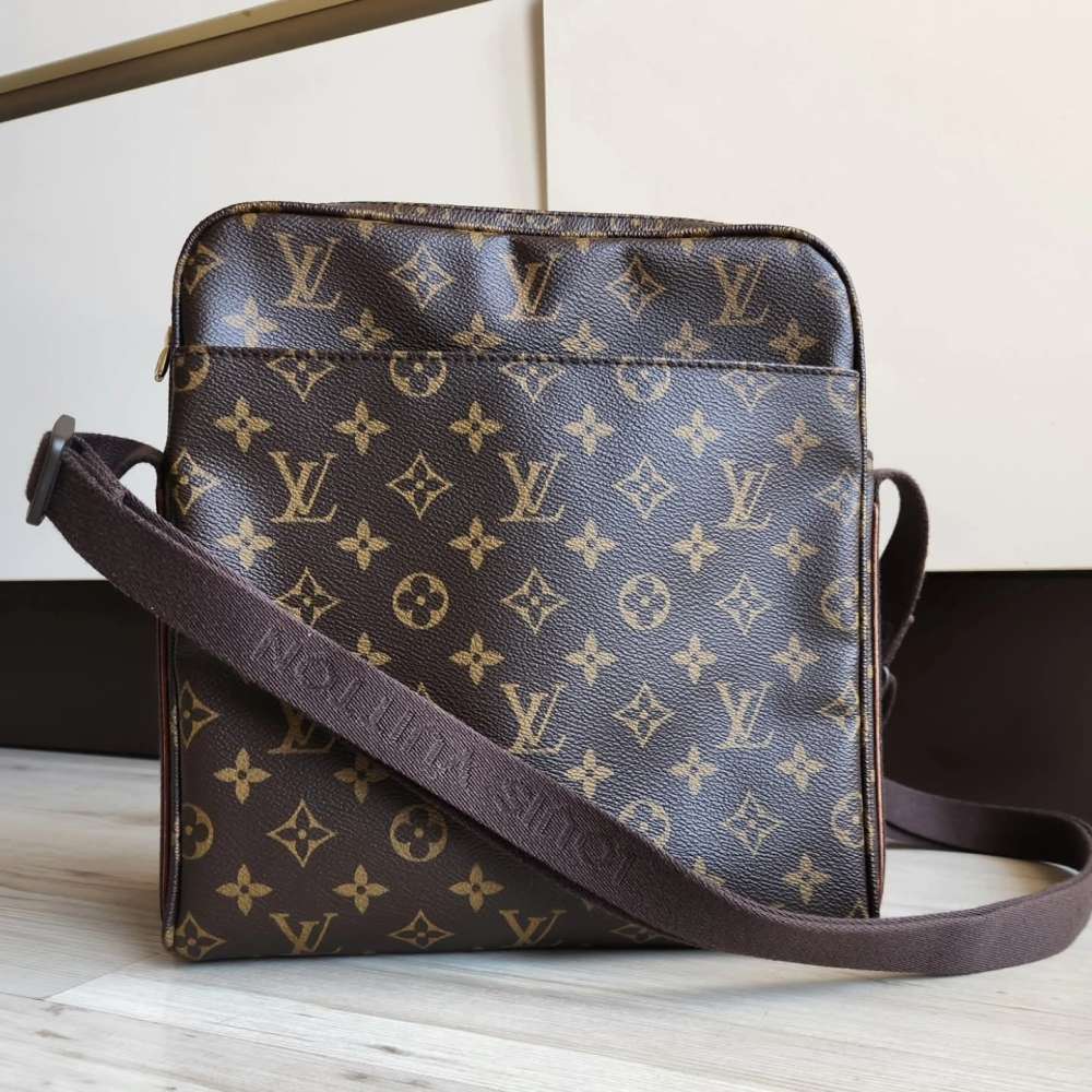 Louis Vuitton Beaubourg Trotteur