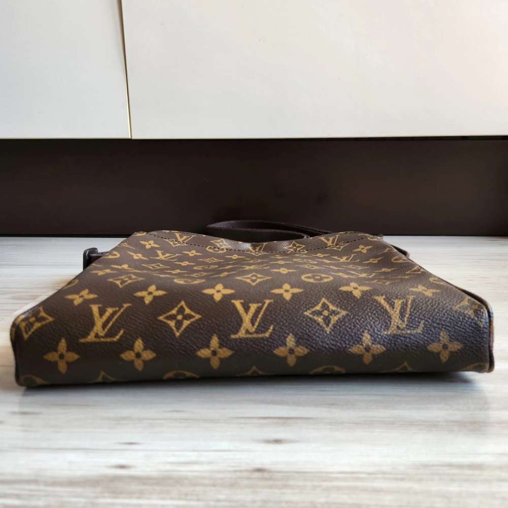 Louis Vuitton Beaubourg Trotteur
