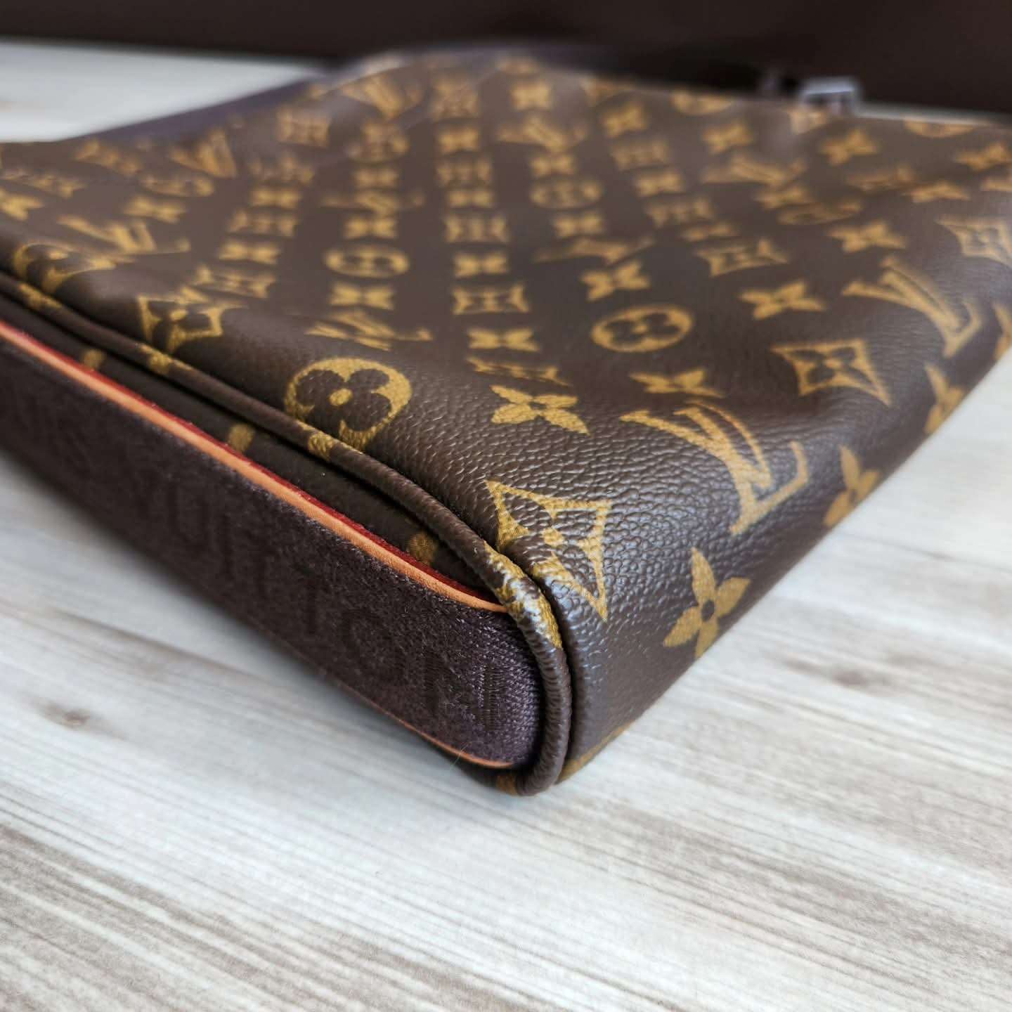 Louis Vuitton Beaubourg Trotteur
