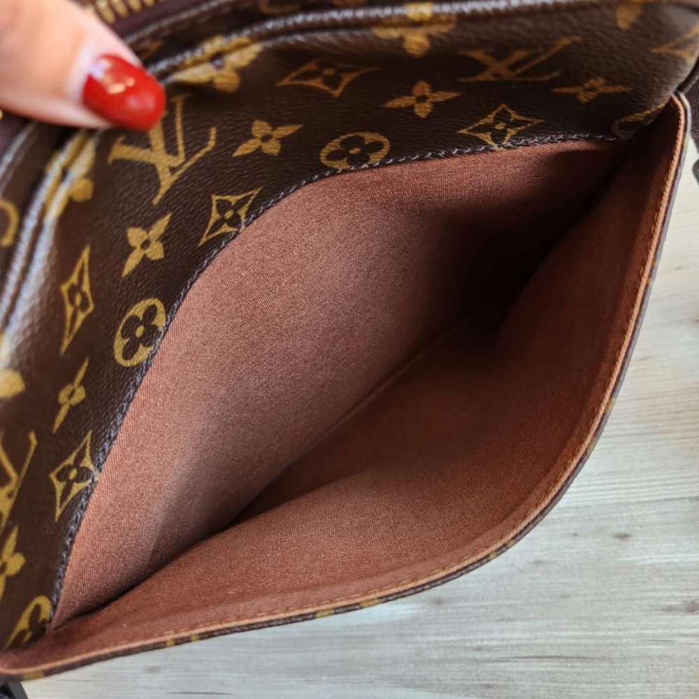Louis Vuitton Beaubourg Trotteur