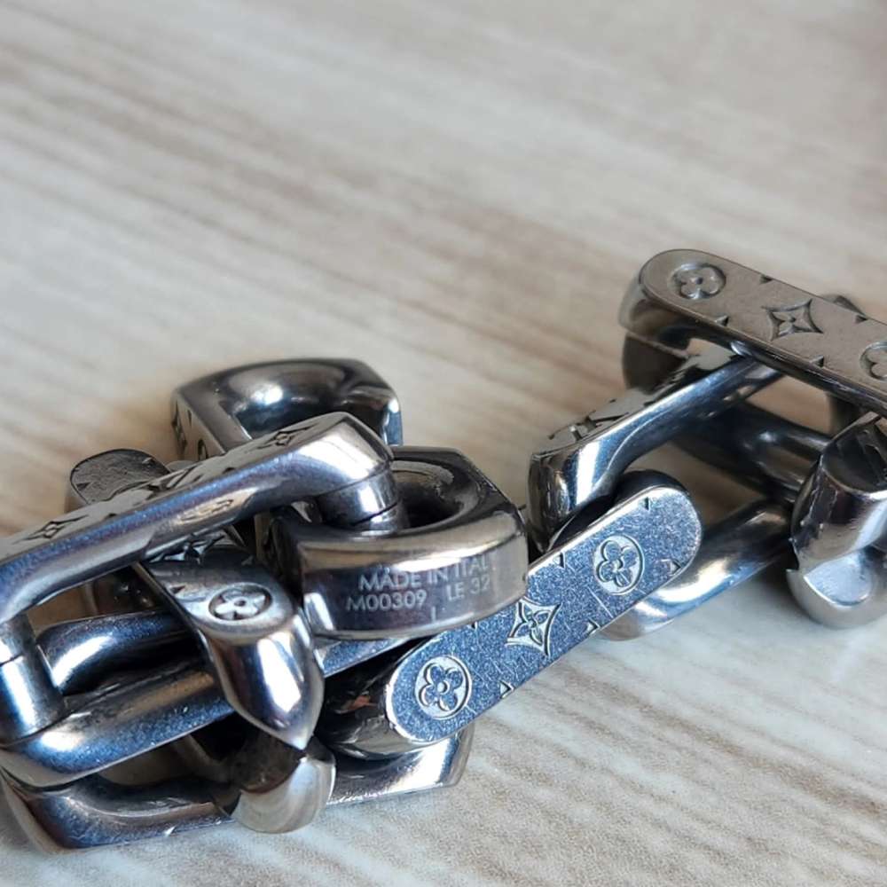 Louis Vuitton Naramek
