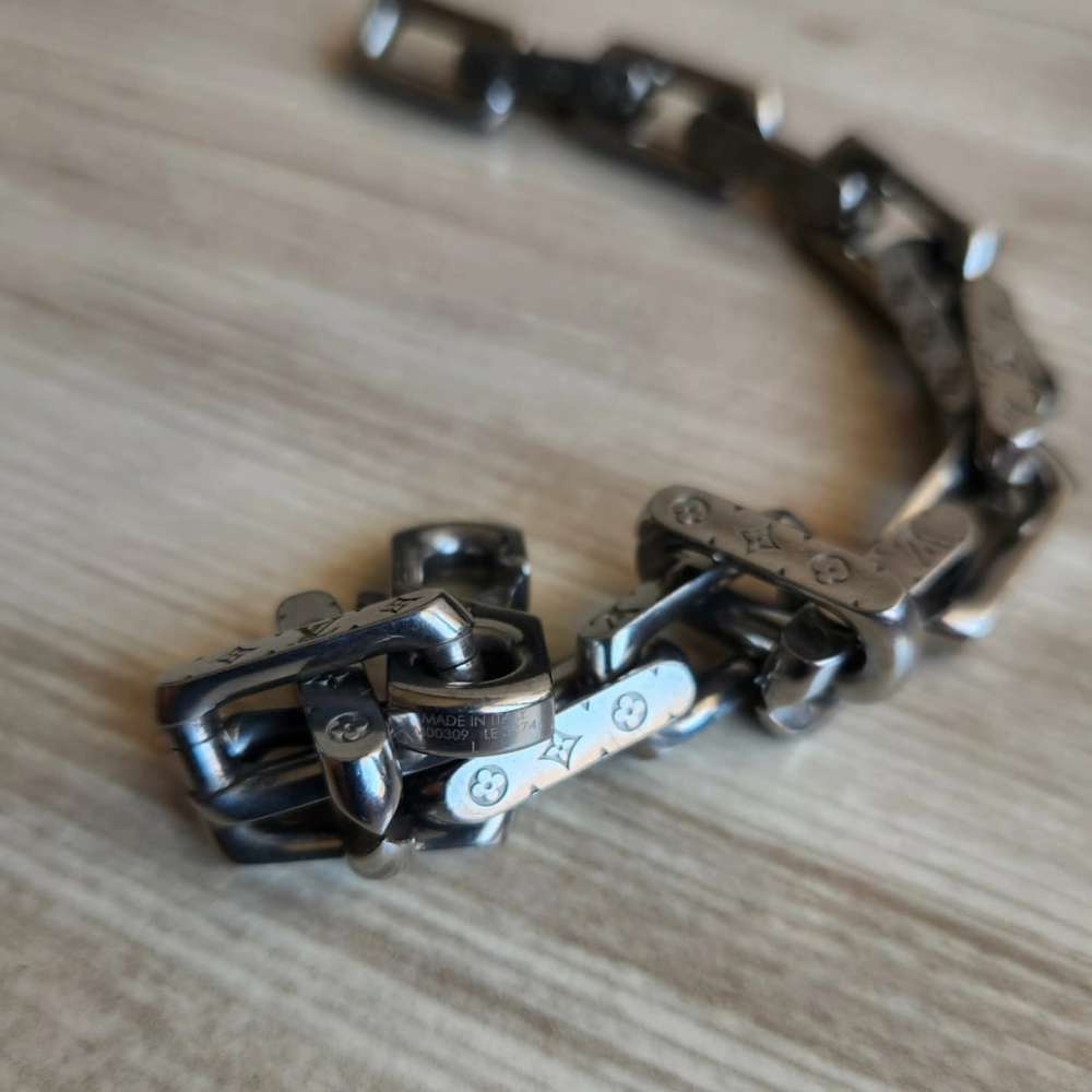 Louis Vuitton Naramek