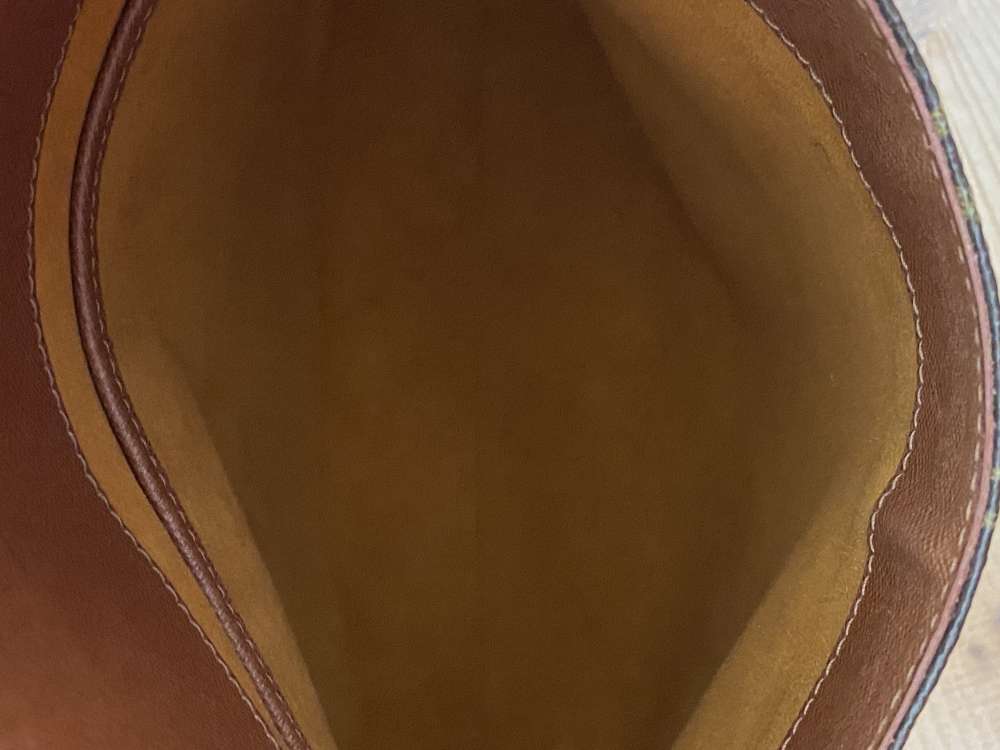 Louis Vuitton messenger