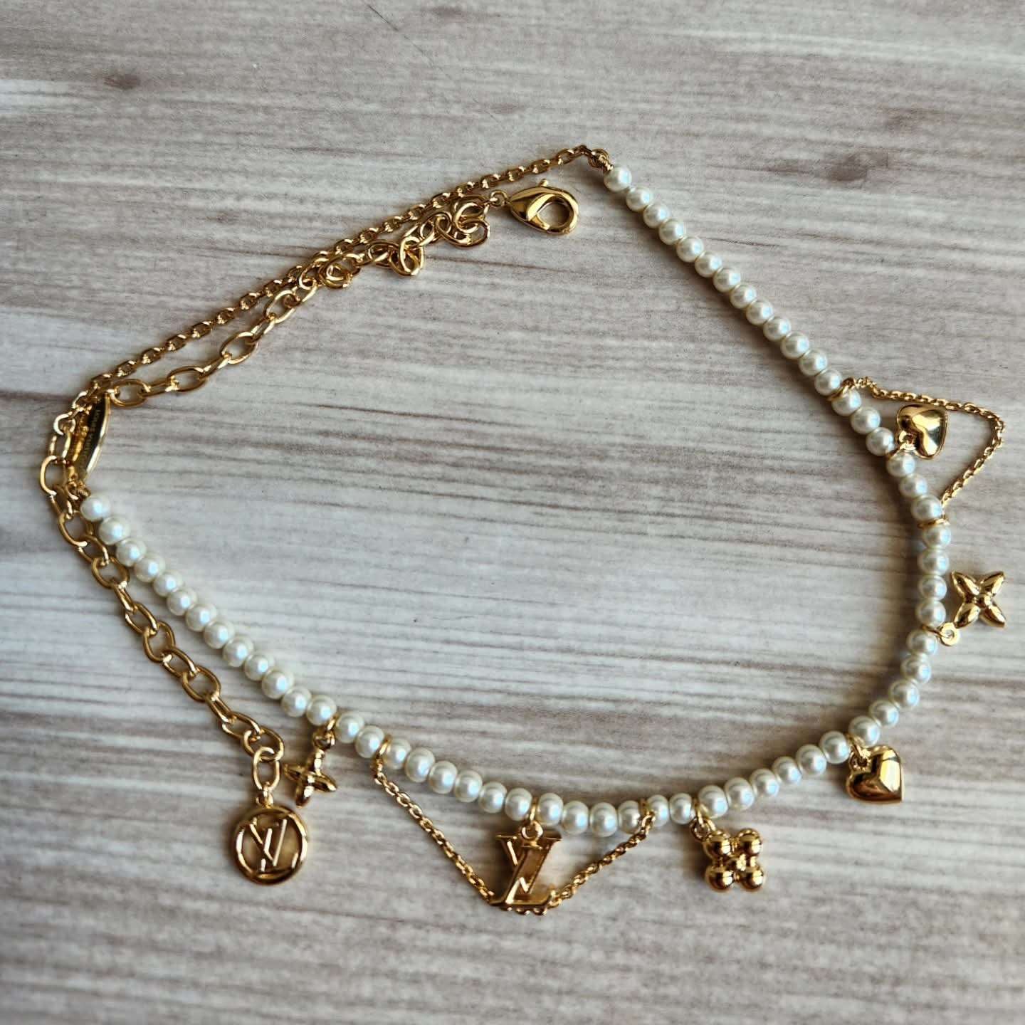 Louis Vuitton Nardelnik