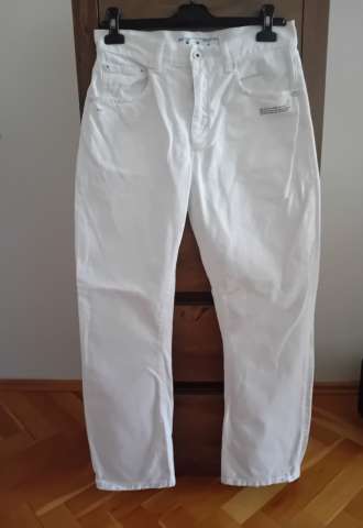 https://www.vipluxury.sk/Dámske biele džínsy Off-White