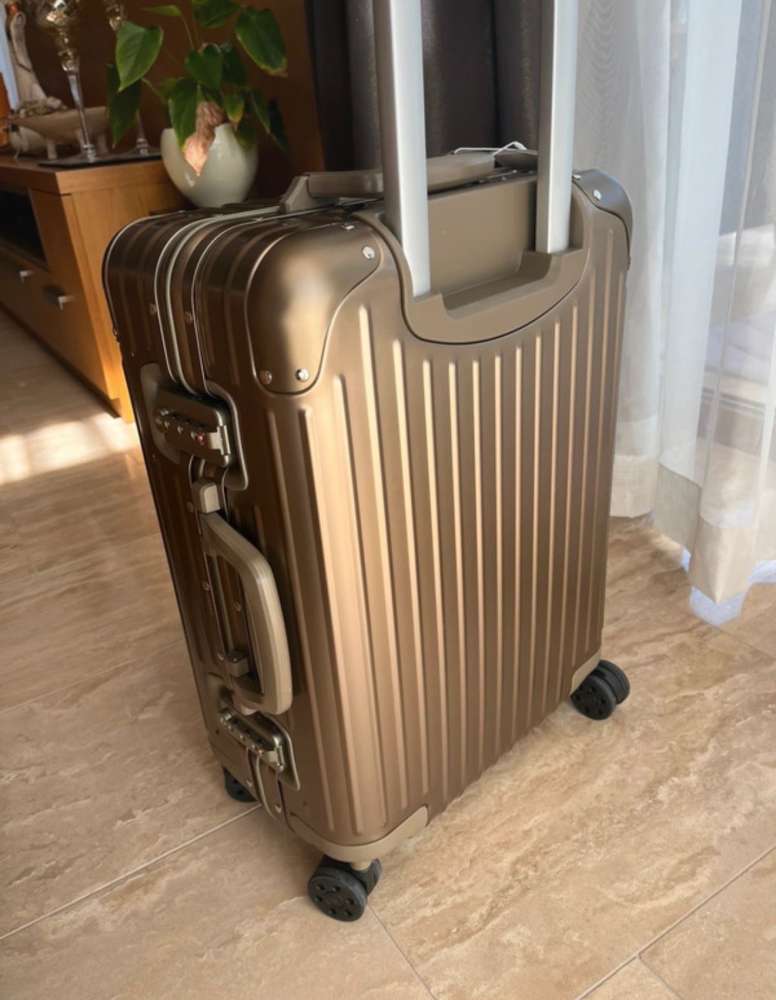 Rimowa kufor