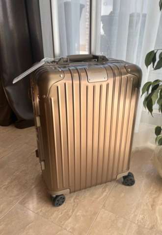 https://www.vipluxury.sk/Rimowa kufor