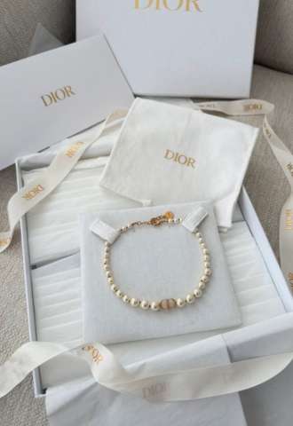 https://www.vipluxury.sk/Dior náhrdelník