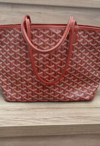 https://www.vipluxury.sk/Goyard Artois PM rouge