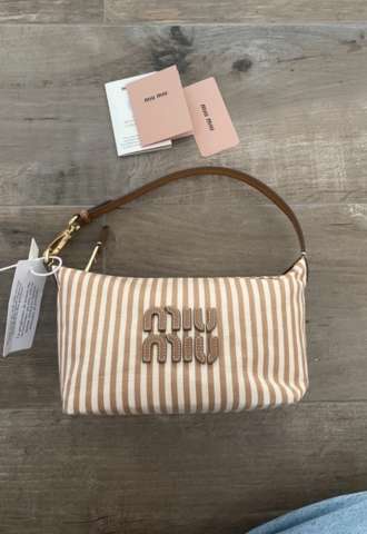 https://www.vipluxury.sk/Miu Miu tasticka