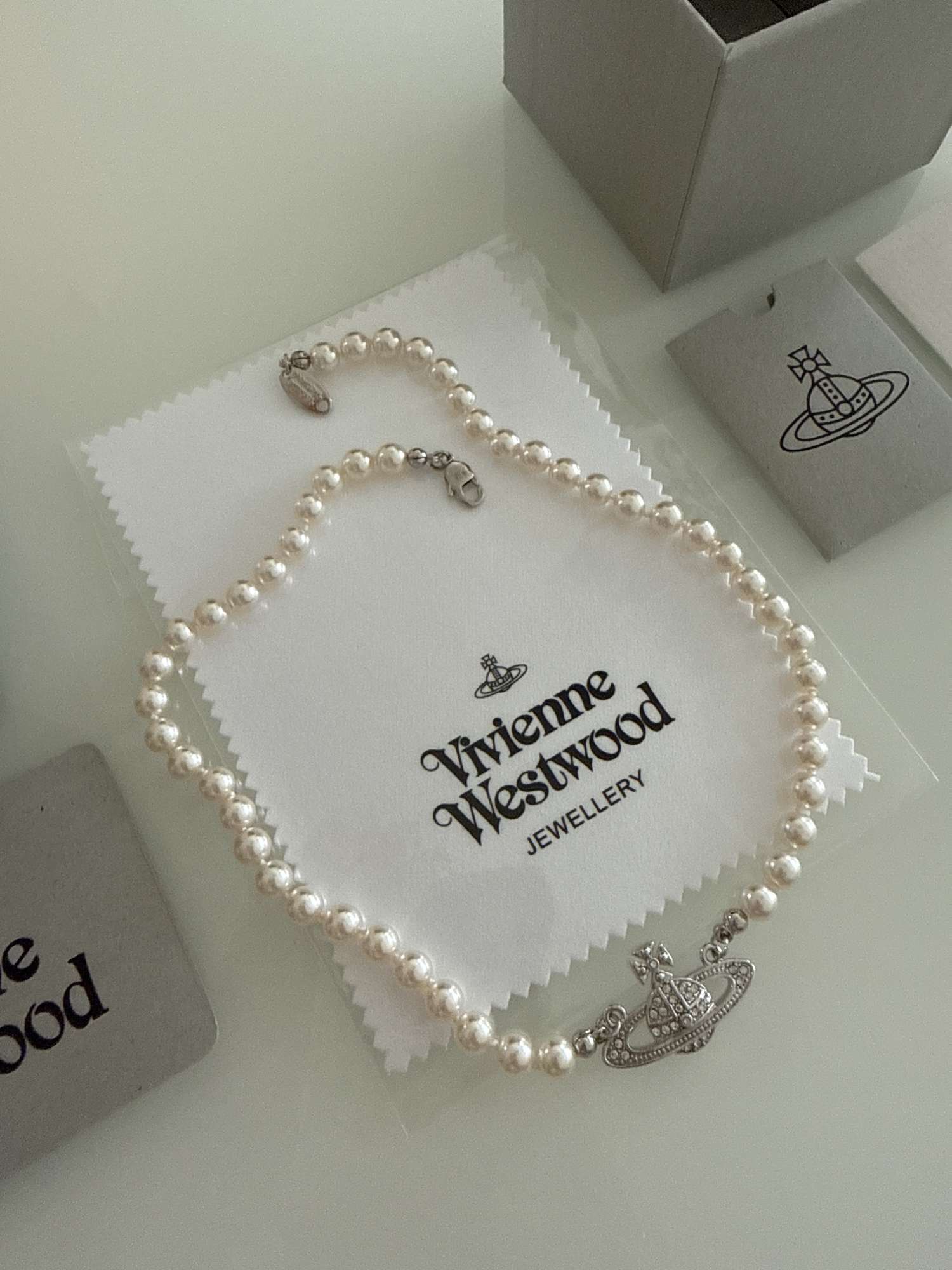 Vivienne Westwood perličkový náhrdelník