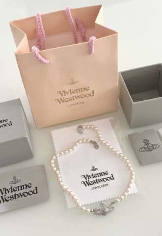 https://www.vipluxury.sk/Vivienne Westwood perličkový náhrdelník